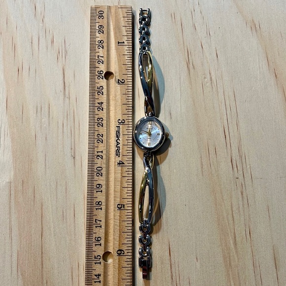 Vintage Women’s Amitron Now Watch - Picture 4 of 4